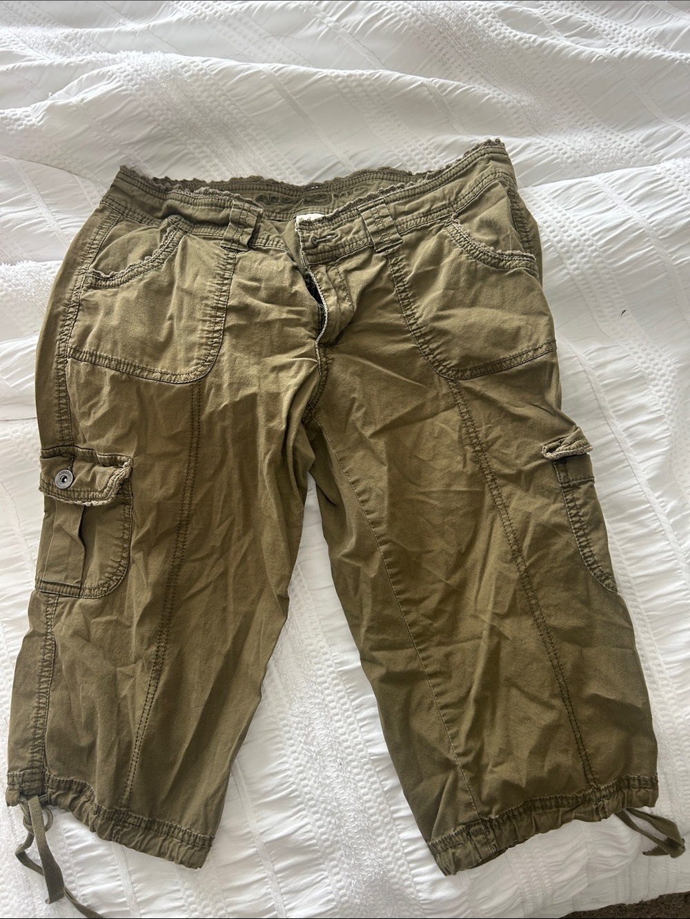 Women’s vintage Olive Cargo Capri Pants - Lightweight Utility Style